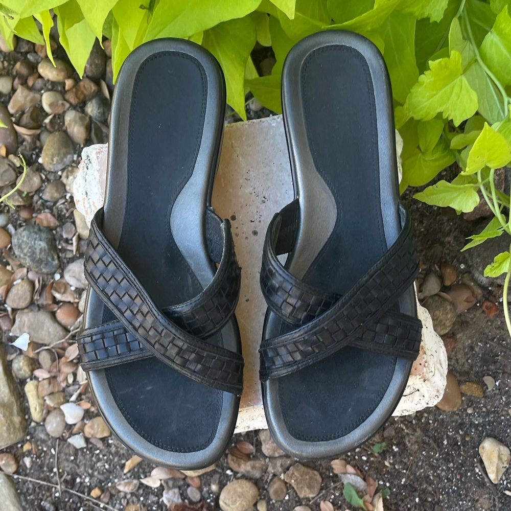 Nike Air Women’s Black Leather Sandals